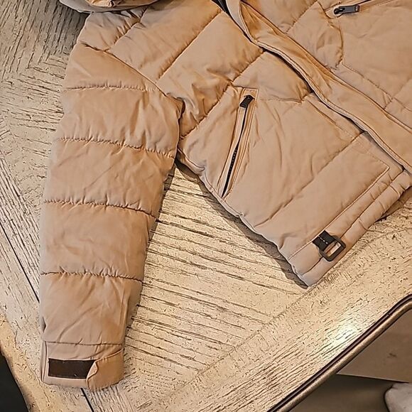Boys tan hooded puffer jacket size 5/6 - Picture 2 of 13